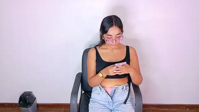 NicoletCherry   online show from 11-28-25, 07:25