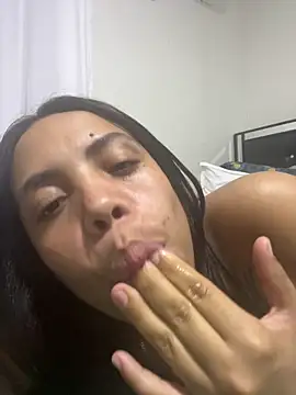 23Quenn online show from 11-08-25, 05:22