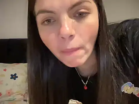 Mariana Ve online show from 11-10-25, 03:22