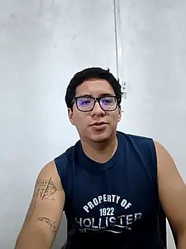 Snapshot of MiltonCede chatting on 11-07-25, 11:08 MiltonCede online show from 11-07-25, 11:08