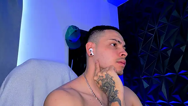 Maxwell Dupont online show from 12-17-25, 02:44