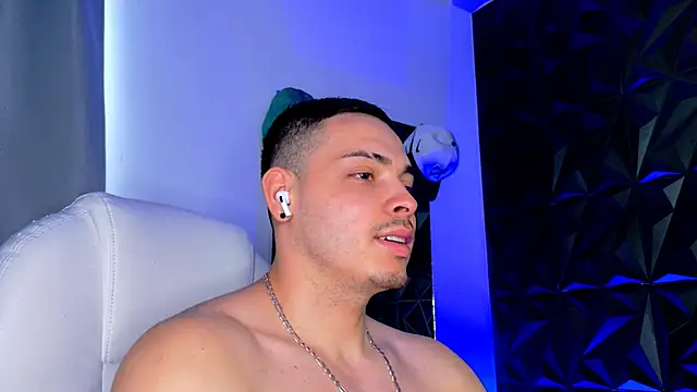 Maxwell Dupont online show from 12-19-25, 08:11