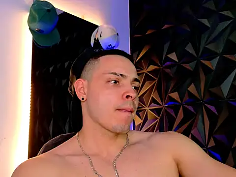 Maxwell Dupont online show from 11-12-25, 09:51