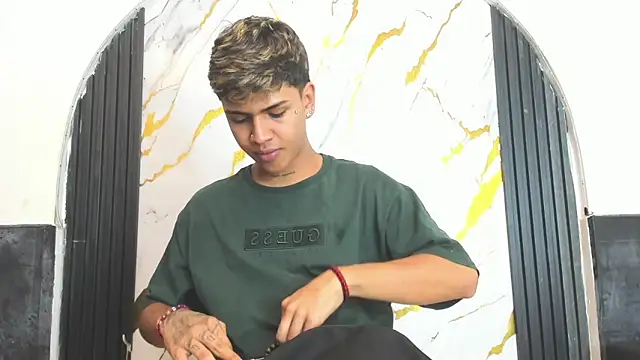 Timmy Kiing  online show from 01-10-26, 09:32