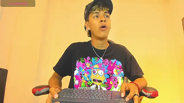 Timmy Kiing  online show from 11-26-25, 08:20