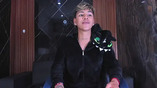 Timmy Kiing  online show from 11-23-25, 08:52