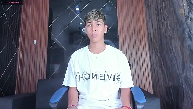 Timmy Kiing  online show from 11-28-25, 08:42