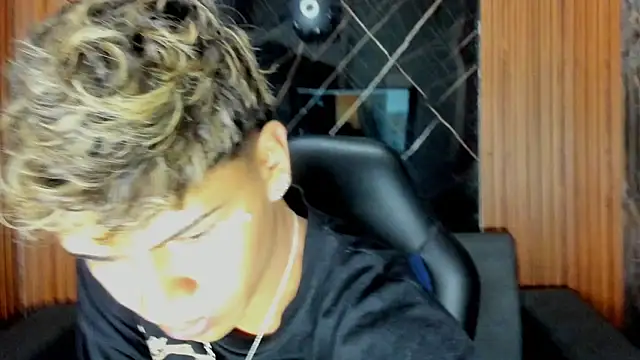 Timmy Kiing  online show from 12-20-25, 09:06