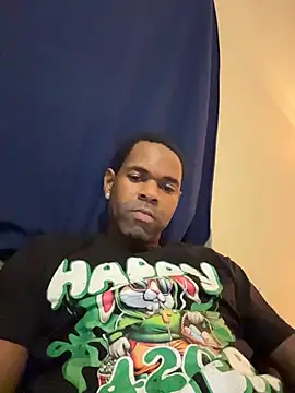 Snapshot of CrookedBeaut chatting on 12-05-25, 03:16 CrookedBeaut online show from 12-05-25, 03:16