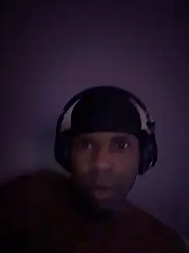 Snapshot of CrookedBeaut chatting on 01-11-26, 02:57 CrookedBeaut online show from 01-11-26, 02:57