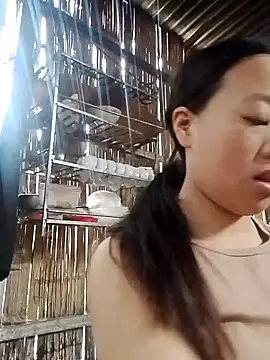 Snapshot of Yumiik2kk chatting on 11-19-25, 12:43 Yumiik2kk online show from 11-19-25, 12:43