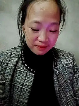 Snapshot of Yumiik2kk chatting on 11-16-25, 09:58 Yumiik2kk online show from 11-16-25, 09:58