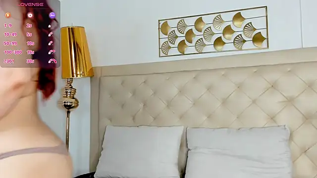 ashley stone7 online show from 11-28-25, 08:31