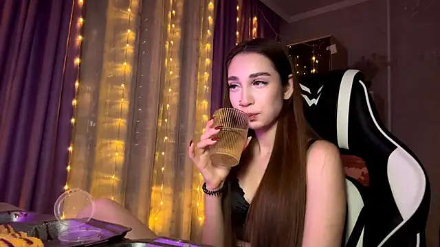 HollyPaw online show from 01-12-26, 08:15