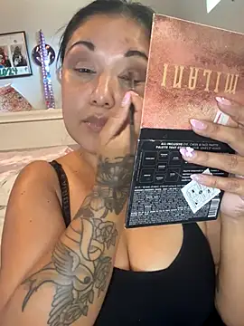 Snapshot of tattedlatina chatting on 11-09-25, 05:17 tattedlatina online show from 11-09-25, 05:17