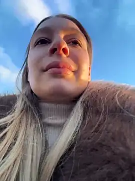 SashaCatt online show from 12-22-25, 11:32