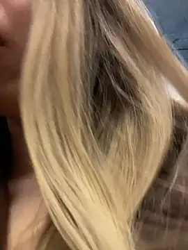 SashaCatt online show from 04-17-26, 08:17