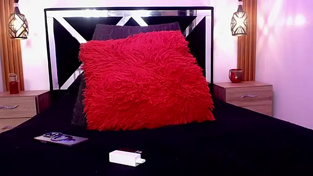 SCARLETT INK  online show from 04-22-26, 07:59