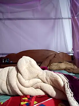 Hini68 online show from 11-28-25, 02:23