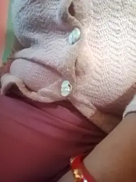 Snapshot of aaruna_hot83 chatting on 01-15-26, 07:01 aaruna hot83 online show from 01-15-26, 07:01