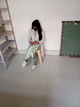 Snapshot of Sunita-collage chatting on 11-21-25, 05:28 Sunita-collage online show from 11-21-25, 05:28