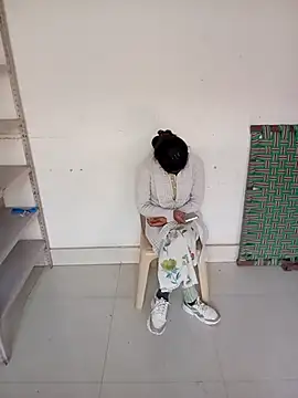 Snapshot of Sunita-collage chatting on 11-19-25, 04:45 Sunita-collage online show from 11-19-25, 04:45