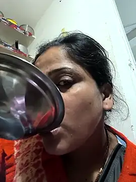 Hot suini online show from 02-19-26, 11:23