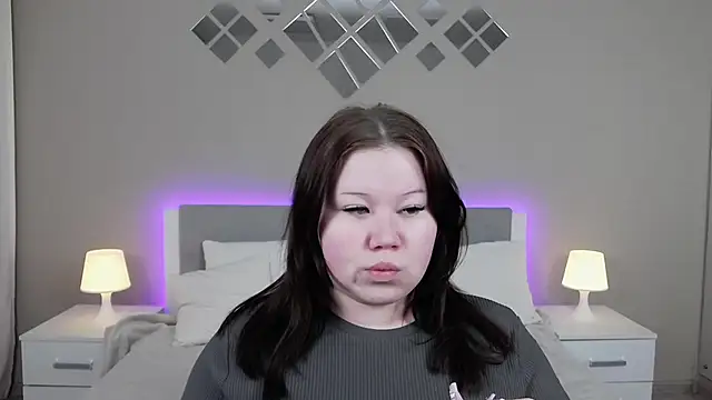 EvaNova  online show from 12-17-25, 04:17