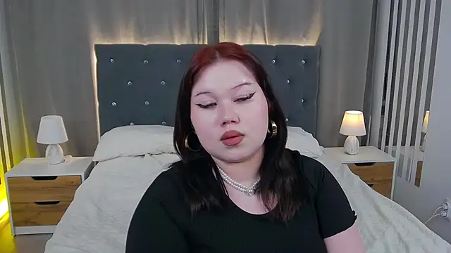 EvaNova  online show from 12-20-25, 04:32