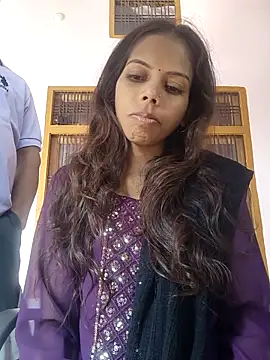 Snapshot of Bade-couple chatting on 11-09-25, 04:49 Bade-couple online show from 11-09-25, 04:49