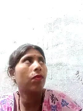 Snapshot of Maya_mohni chatting on 06-12-26, 08:01 Maya mohni online show from 06-12-26, 08:01