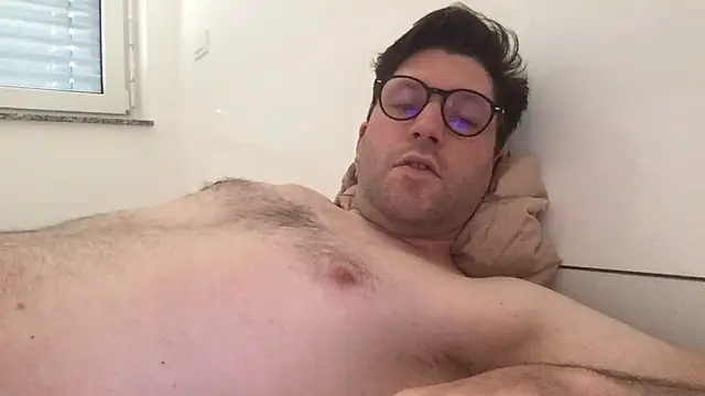 4fu69str8 online show from 04-13-26, 03:49