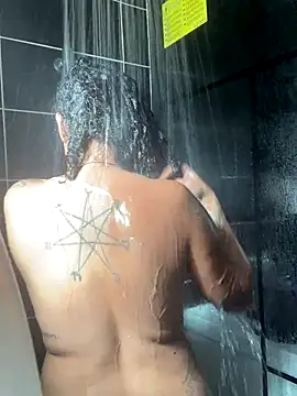 Snapshot of Yara85 chatting on 11-08-25, 02:09 Yara85 online show from 11-08-25, 02:09