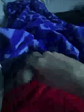 Snapshot of groschibre40100 chatting on 12-18-25, 10:24 groschibre40100 online show from 12-18-25, 10:24