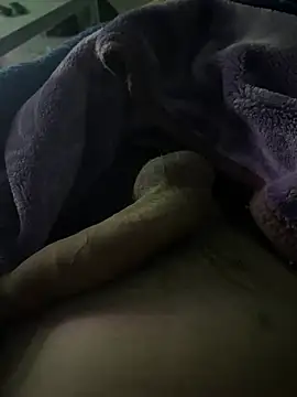 Snapshot of groschibre40100 chatting on 02-19-26, 12:40 groschibre40100 online show from 02-19-26, 12:40