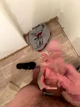 Snapshot of groschibre40100 chatting on 12-15-25, 01:17 groschibre40100 online show from 12-15-25, 01:17