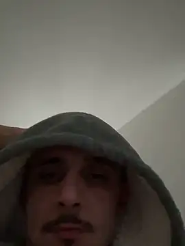 Snapshot of groschibre40100 chatting on 11-23-25, 01:43 groschibre40100 online show from 11-23-25, 01:43