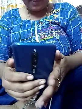 Snapshot of CuteMahi1 chatting on 11-08-25, 04:43 CuteMahi1 online show from 11-08-25, 04:43