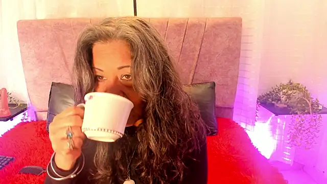 Victoriaa Anderson online show from 06-01-26, 01:00