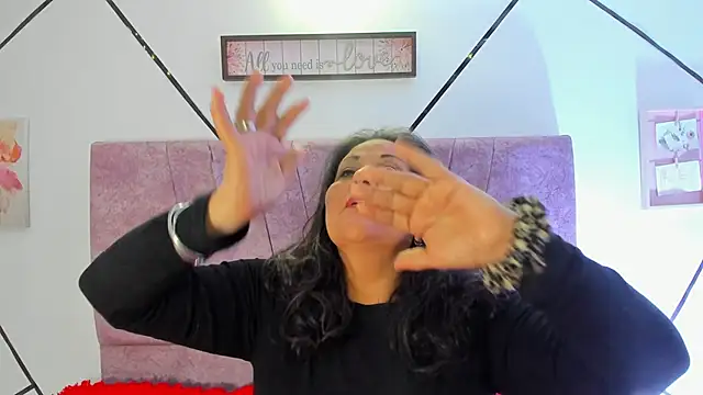 Snapshot of Victoriaa_Anderson chatting on 01-16-26, 01:26 Victoriaa Anderson online show from 01-16-26, 01:26