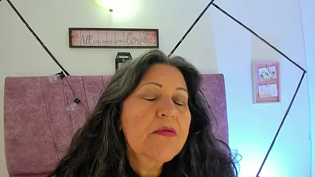 Snapshot of Victoriaa_Anderson chatting on 02-03-26, 09:09 Victoriaa Anderson online show from 02-03-26, 09:09