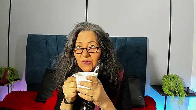 Victoriaa Anderson online show from 06-19-26, 02:12