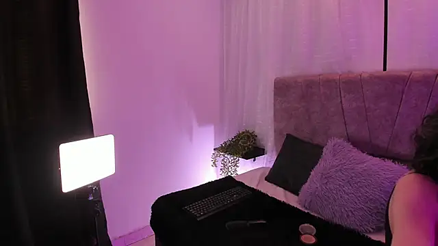 Victoriaa Anderson online show from 04-30-26, 01:29