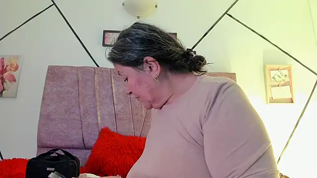 Victoriaa Anderson online show from 01-10-26, 12:11