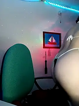 Snapshot of Ema_goddess chatting on 02-05-26, 04:25 Ema goddess online show from 02-05-26, 04:25