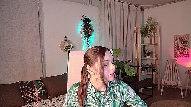 FrancescaCavaliere online show from 02-25-26, 09:09