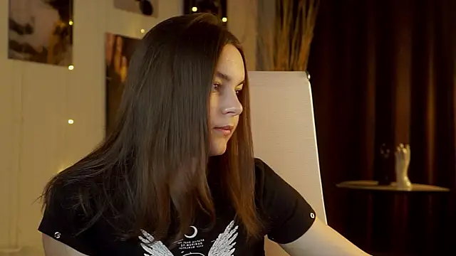 FrancescaCavaliere online show from 06-19-26, 12:55