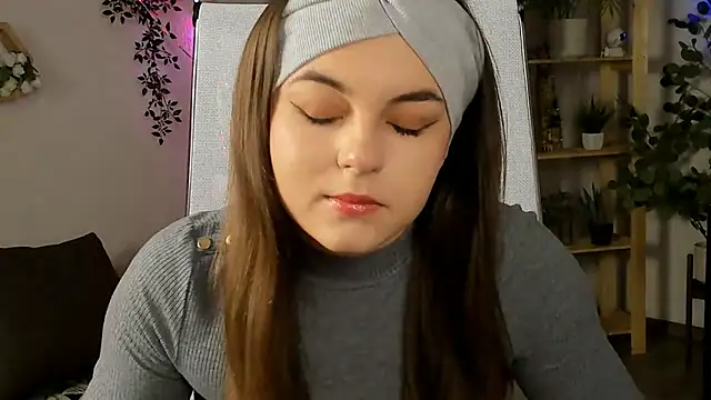 FrancescaCavaliere online show from 11-25-25, 09:09