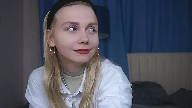 Snapshot of UnDesiga chatting on 11-16-25, 05:39 UnDesiga online show from 11-16-25, 05:39