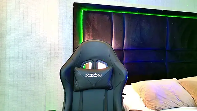 EllaEvanz online show from 11-28-25, 07:58